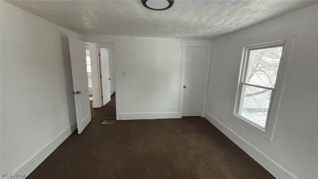 1021 La Croix Avenue, Akron, OH 44307