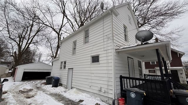 1021 La Croix Avenue, Akron, OH 44307