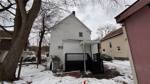 1021 La Croix Avenue, Akron, OH 44307