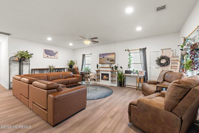 413 S Green Street, Tuckerton, NJ 08087