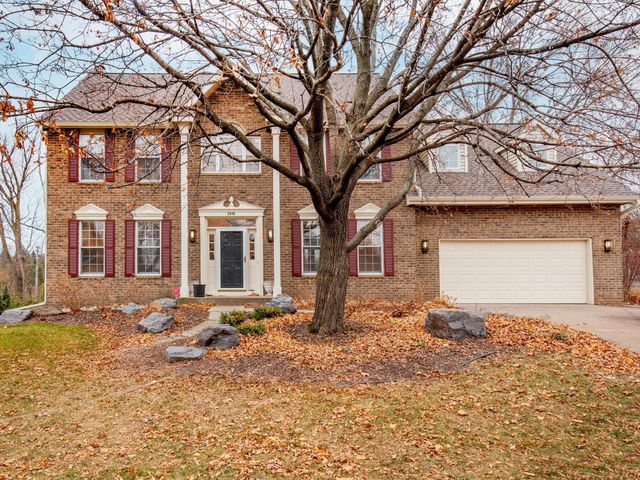 2498 Pond Circle E, Mendota Heights, MN 55120