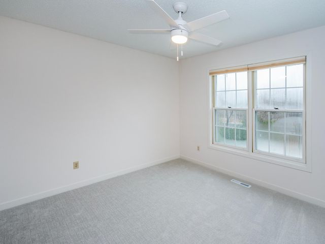 2498 Pond Circle E, Mendota Heights, MN 55120