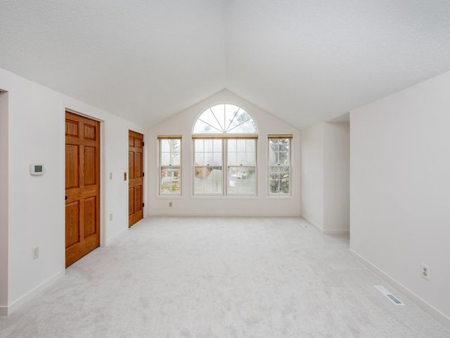 2498 Pond Circle E, Mendota Heights, MN 55120