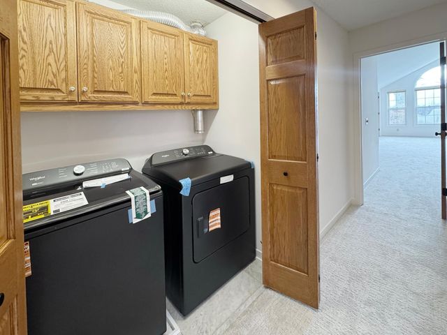 2498 Pond Circle E, Mendota Heights, MN 55120