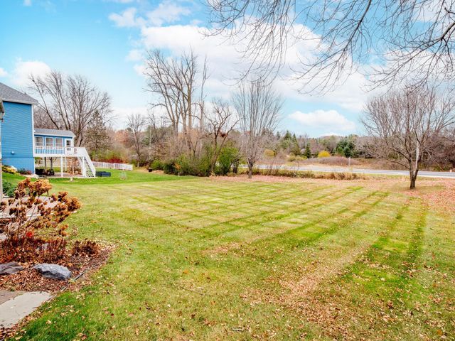 2498 Pond Circle E, Mendota Heights, MN 55120