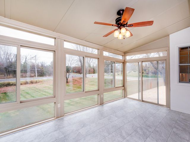 2498 Pond Circle E, Mendota Heights, MN 55120