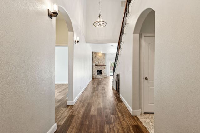 3012 Waterglen Drive, Fort Worth, TX 76244