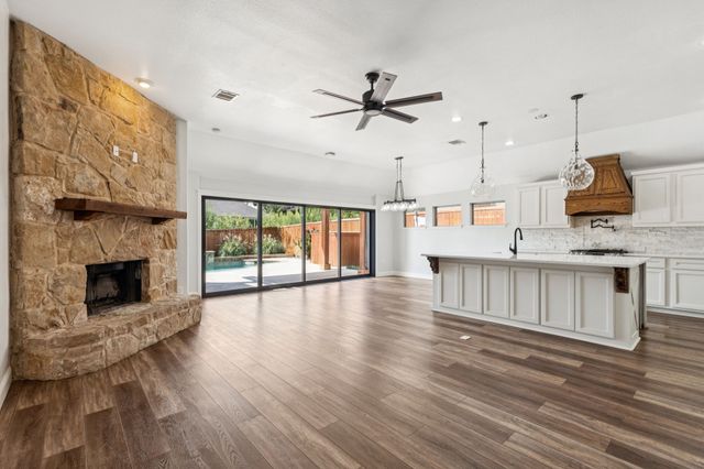 3012 Waterglen Drive, Fort Worth, TX 76244