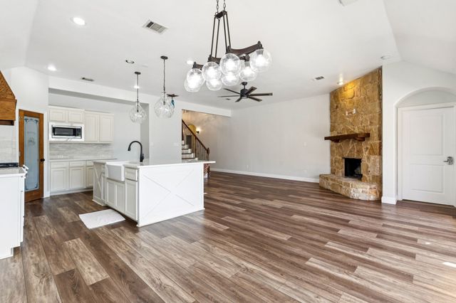 3012 Waterglen Drive, Fort Worth, TX 76244