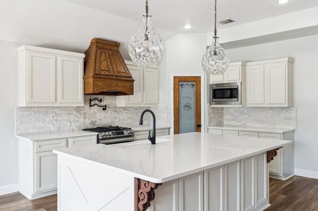 3012 Waterglen Drive, Fort Worth, TX 76244