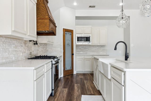 3012 Waterglen Drive, Fort Worth, TX 76244