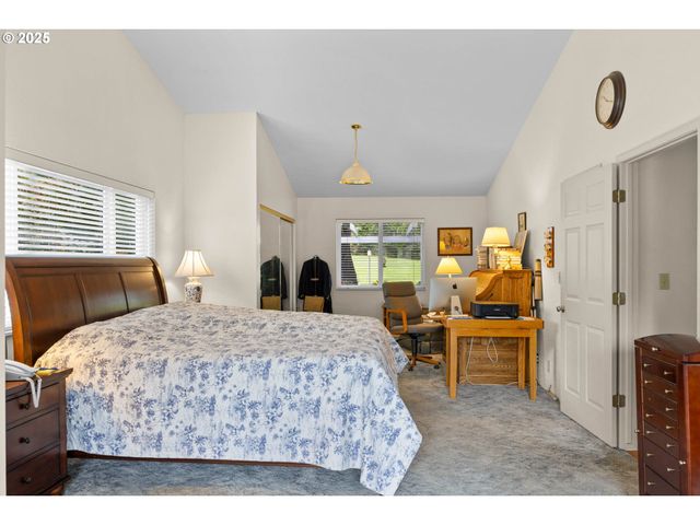 150 RIVERWOOD Ln, Oakland, OR 97462