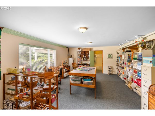 150 RIVERWOOD Ln, Oakland, OR 97462