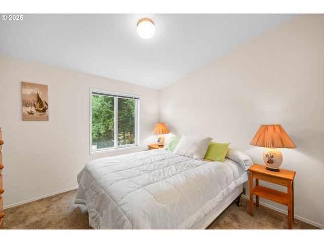 150 RIVERWOOD Ln, Oakland, OR 97462