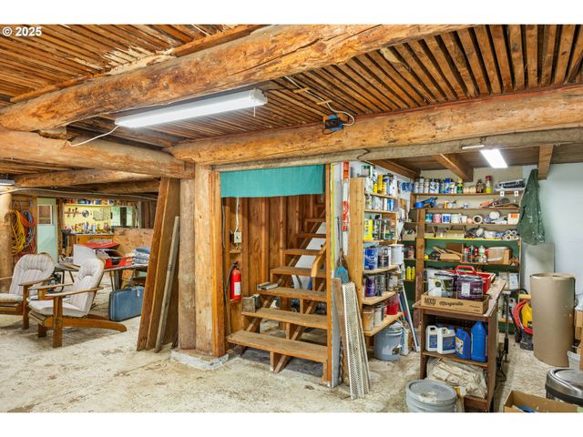 150 RIVERWOOD Ln, Oakland, OR 97462