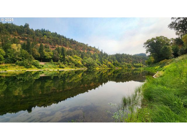 150 RIVERWOOD Ln, Oakland, OR 97462