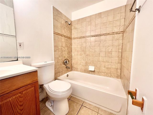 1227 SW 46th Ave 304, Pompano Beach, FL 33069