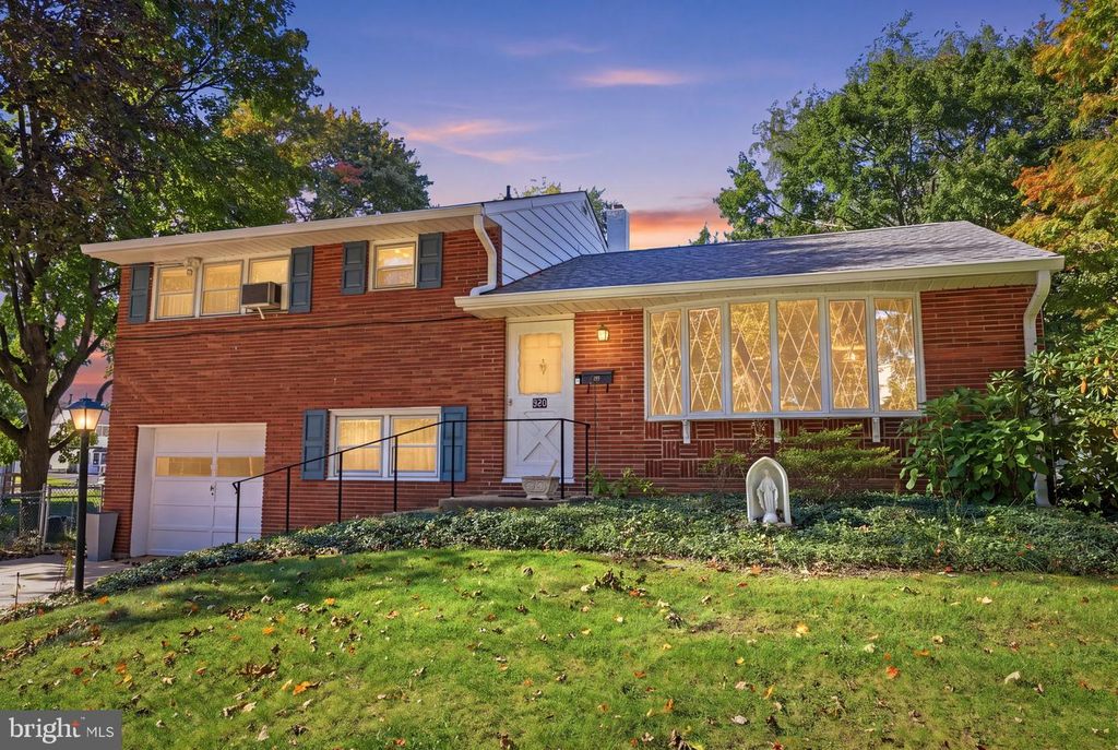 320 RUMPF AVE, Langhorne, PA 19047