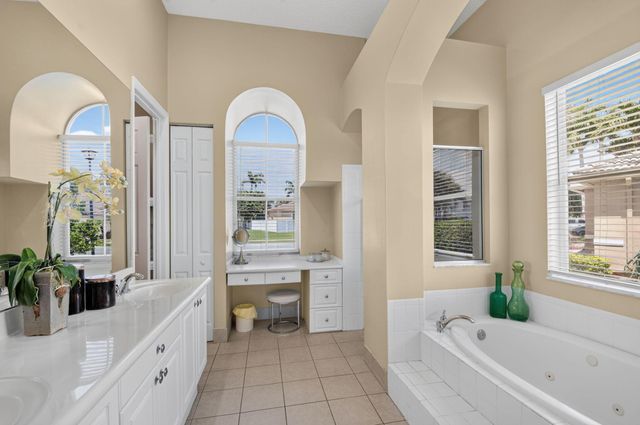 6733 Finamore Circle, Lake Worth, FL 33467