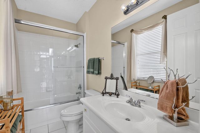 6733 Finamore Circle, Lake Worth, FL 33467