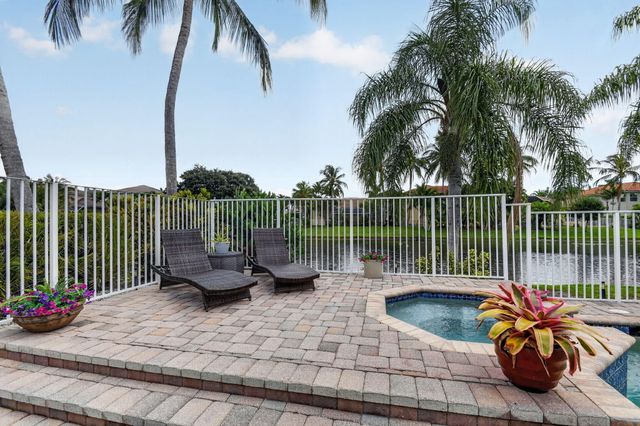 6733 Finamore Circle, Lake Worth, FL 33467
