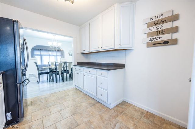 6502 Farnsworth Drive, Parma, OH 44129