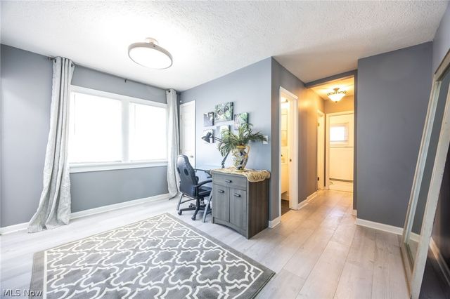 6502 Farnsworth Drive, Parma, OH 44129