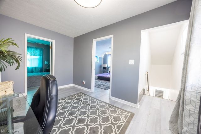 6502 Farnsworth Drive, Parma, OH 44129