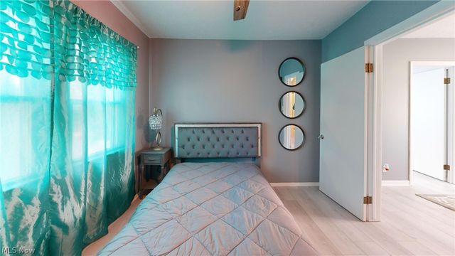 6502 Farnsworth Drive, Parma, OH 44129