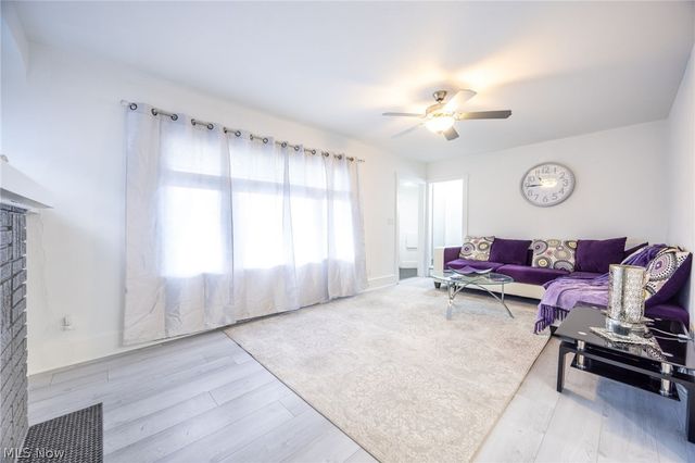 6502 Farnsworth Drive, Parma, OH 44129