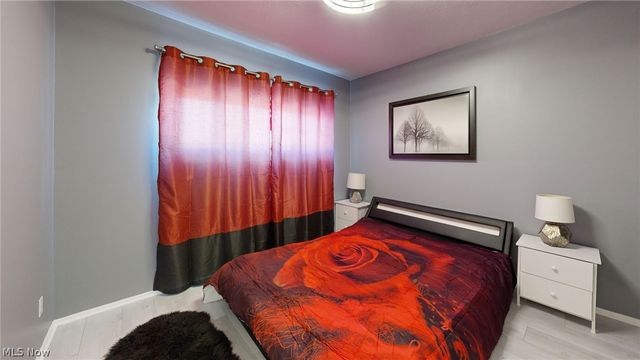 6502 Farnsworth Drive, Parma, OH 44129