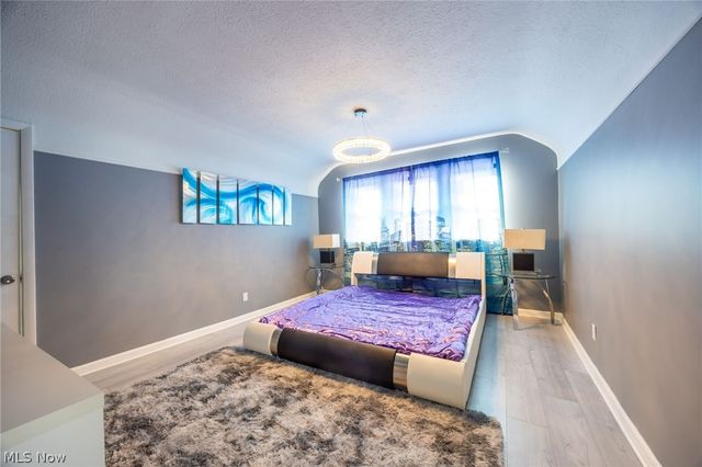 6502 Farnsworth Drive, Parma, OH 44129