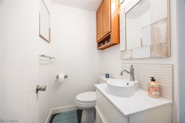 6502 Farnsworth Drive, Parma, OH 44129