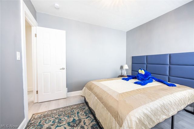 6502 Farnsworth Drive, Parma, OH 44129