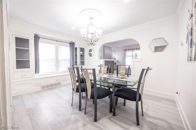 6502 Farnsworth Drive, Parma, OH 44129