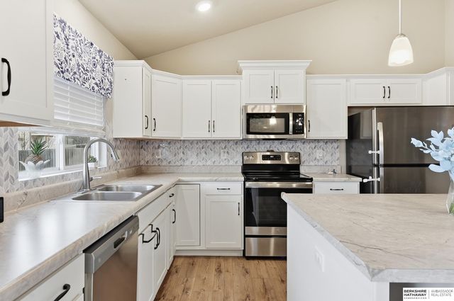 14822 S 19th Street, Bellevue, NE 68123