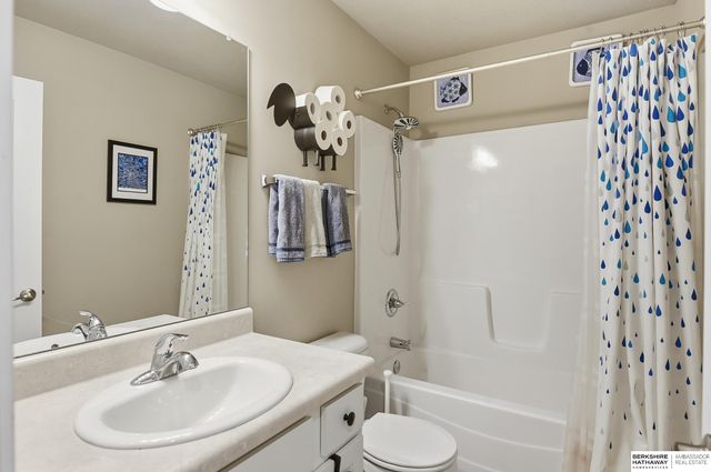 14822 S 19th Street, Bellevue, NE 68123