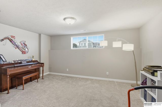 14822 S 19th Street, Bellevue, NE 68123