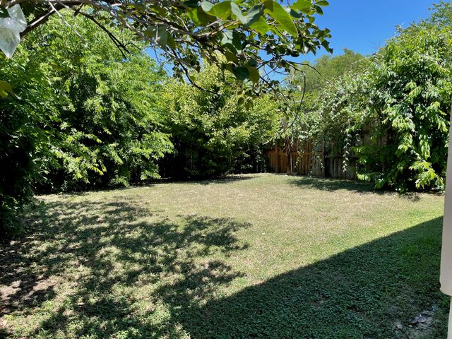 12200 Thompkins DR B, Austin, TX 78753