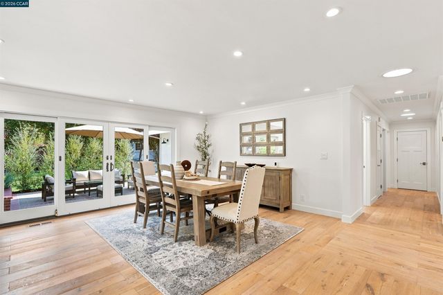 640 Dolphin Dr, Danville, CA 94526