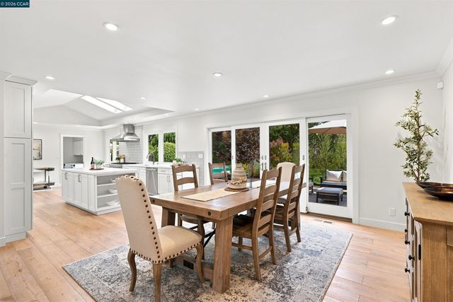 640 Dolphin Dr, Danville, CA 94526