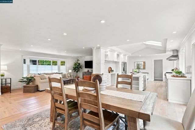 640 Dolphin Dr, Danville, CA 94526