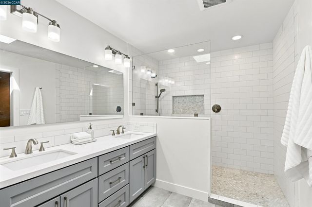 640 Dolphin Dr, Danville, CA 94526