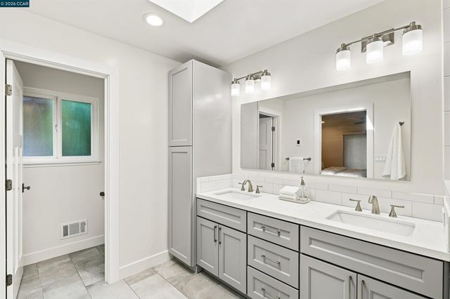 640 Dolphin Dr, Danville, CA 94526