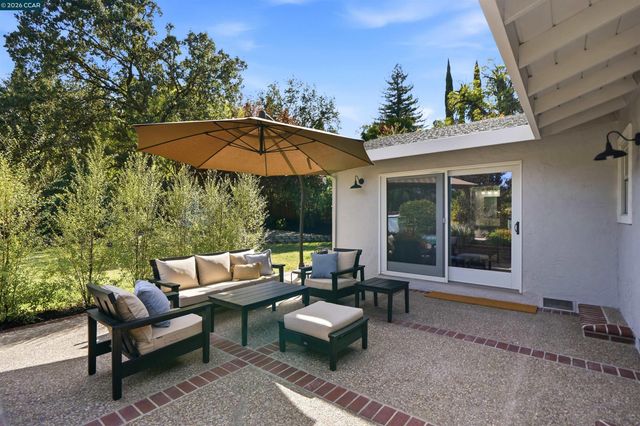 640 Dolphin Dr, Danville, CA 94526