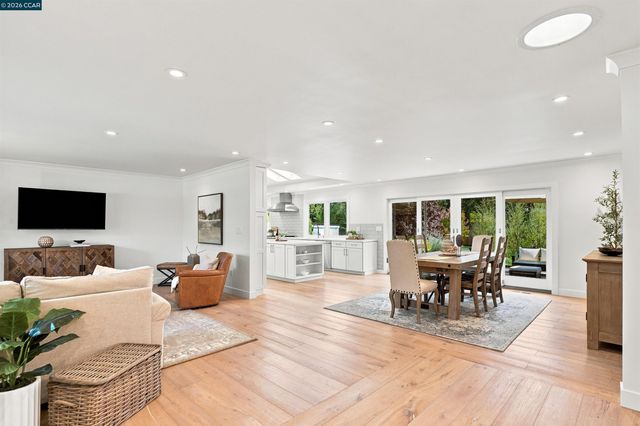 640 Dolphin Dr, Danville, CA 94526