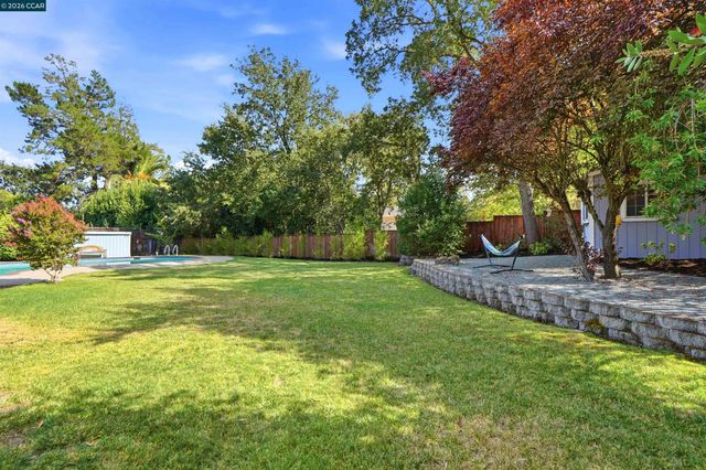 640 Dolphin Dr, Danville, CA 94526