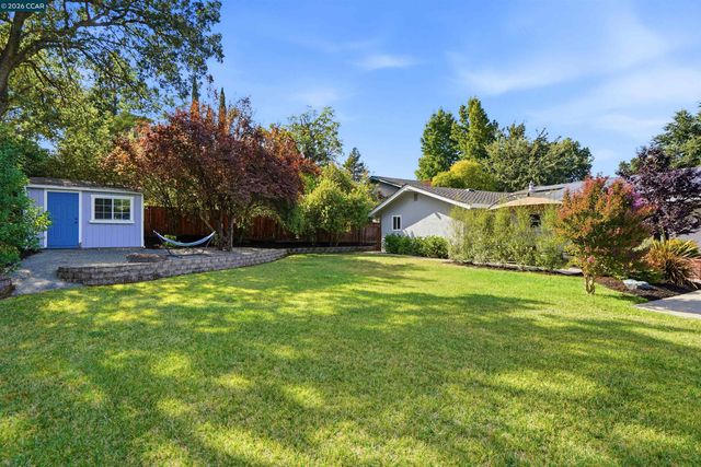 640 Dolphin Dr, Danville, CA 94526
