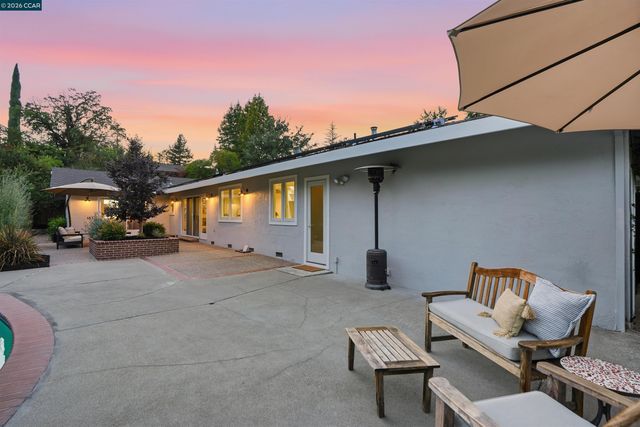 640 Dolphin Dr, Danville, CA 94526