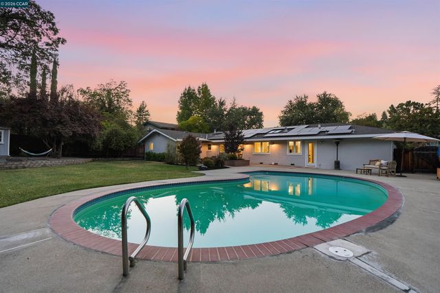 640 Dolphin Dr, Danville, CA 94526